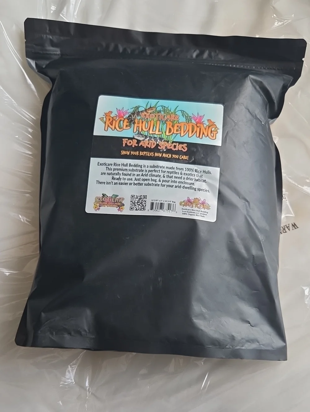 Black Rice Hull Bedding for Reptiles